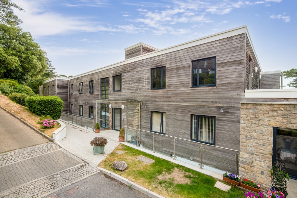 Thatcher View Manor Middle Road Property for Sale in